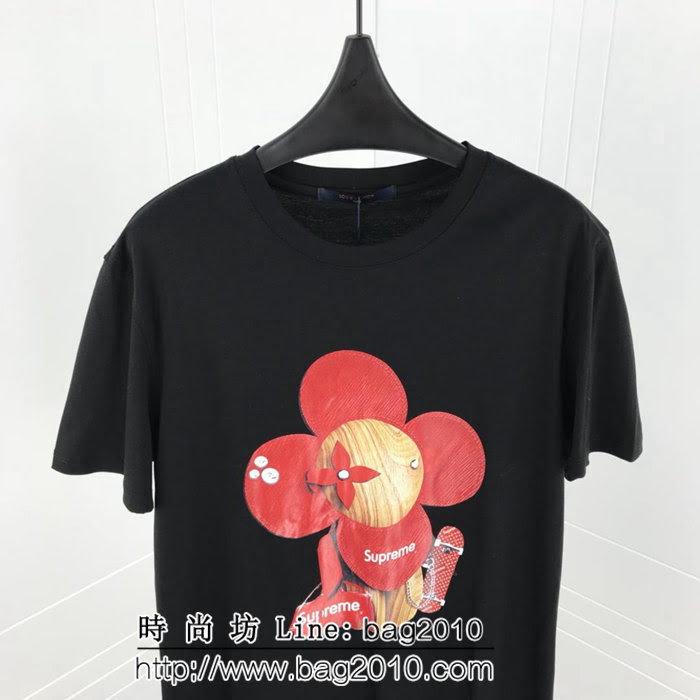 LV路易威登 Lv X SuP聯名款 19早春新款 太陽花趣味公仔印花 絲光棉短袖 情侶款 ydi1970